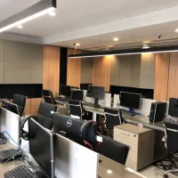میز-اشتراکی-دفتر-اشتراکی-یا-مشارکتی