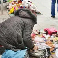 به یک فروشنده خیابانی خانم نیازمندیم