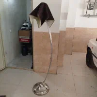 آباژورایستاده