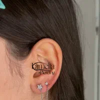 مدل پیرسینگ و میکرودرمال در محیطی کاملا بهداشتی