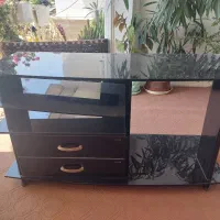 میز تلویزیون شیشه‌ای