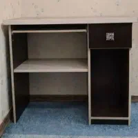 میز کامپیوتر در حد نو