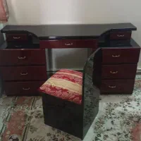 تخت دونفره شرکت مبلیران در حد نو با میز ارایش .