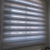 پرده زبرا نقره ای و سفید بدون نقطه