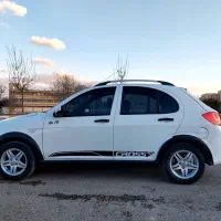 کوییک R سفید مشکی