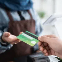 استخدام صندوقدار خانم