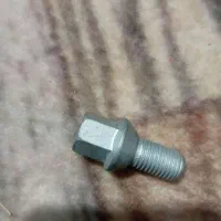 پیچ چرخ پراید