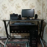 کیس و کامپیوتر کامل به همراه میز