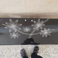 زیر تلویزیون شیشه ای