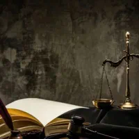 وکیل پایه یک دادگستری