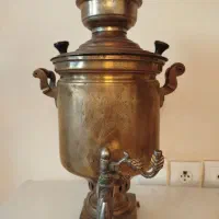 سماور عتیقه و قالیچه دست بافت|کلکسیون اشیاء عتیقه|بیرجند, |دیوار