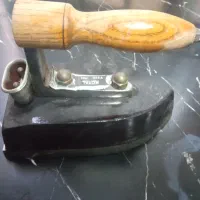 اتو قدیمی