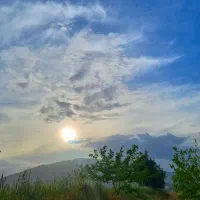 یوگا در طبیعت بهمراه مراقبه و کوهنوردی سبک