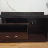 میز تلویزیون کاملا سالم در حد نو