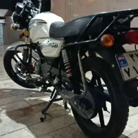 دو عدد موتور طرح باکسر BX 200 و هندا ۱۲۵