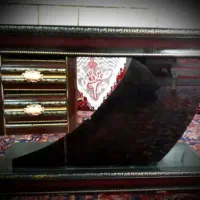 میز تلویزیون شیک مرتب و سالم..شیشه ترک