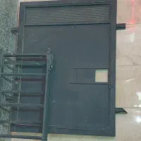 درب و نردبان آهنی