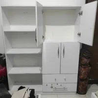 کمد کشودار و کتابخانه