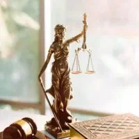 وکیل پایه یک دادگستری و مشاور حقوقی