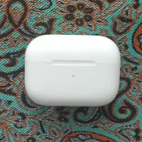 ایرپاد پرو ۲ تک گوشی