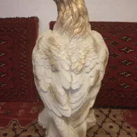 مجستمه عقاب