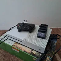 ایکس باکس وان اس همراه با کارتون
