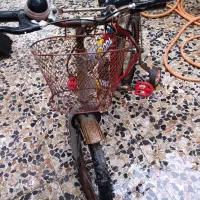 یک عدد دوچرخه و یک عدد سه چرخه کودک