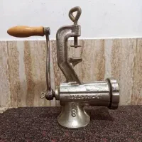 چرخ گوشت دستی قدیمی