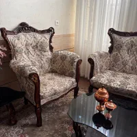 مبل ۹ نفره بسیار سالم / جنس بدنه چوب