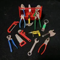 ماکت جعبه ابزار با 15 عدد ابزار کاملا فلزی  زیبا