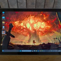 Surface Pro 7+ سالم و بدون خط و خش