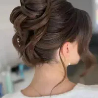 شینیون و میکاپ‌  هردو باهم ۱ تومن بهترین متریال