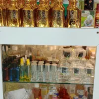 استخدام فروشنده اسانس و ادکلان