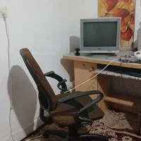 کامپیوتر با میز و کاملا سالم
