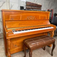 پیانو سمیک بسیار تمیز همراه صندلی