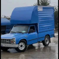 راننده موزع با ماشین نیسان و ایسوزو