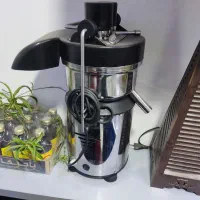 دستگاه اب هویج گیر نو نو استفاده نشده