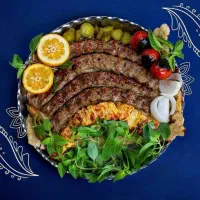 ظرفشور و کارگر آشپزخانه سرآشپز صبحانه زن ماهر