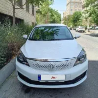خودرو برقی دانگ فنگ E70