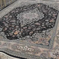 یک عددفرش شش متری کرم سورمه ای