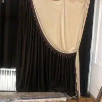 پرده کرکره فلزی وپرده مخمل کارکرده با والان