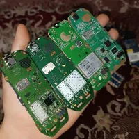 تعدادی برد گوشی و دو عدد برد لپ تاپ