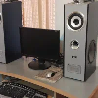 سیستم کامپیوتر کامل همراه با میز