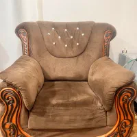 مبل راحتی و میز غذاخوری