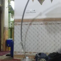 آباژور ایستاده