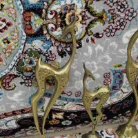 سه عدد مجسمه