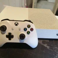 Xbox one s یک ترابایت تک دستکیره سالم درحد