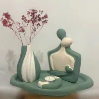 تولید کننده دکوری هستم