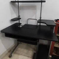 میز کامپیوتر چرخدار