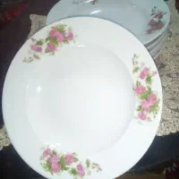 یک دست بشقاب چینی